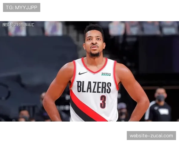 黄蜂主帅查尔斯·李革新进攻体系，团队篮球助球队豪取六连胜