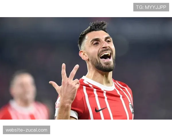 勒沃库森中场扎卡远射能力突出，成为打破密集防守的重要武器